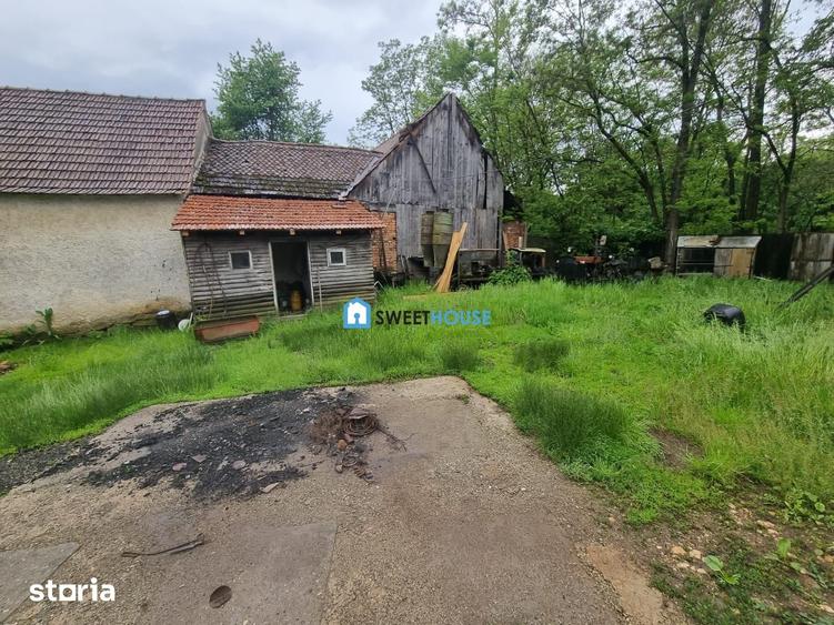 Casă cu 2 camere cu Teren 382 Mp în Șinca