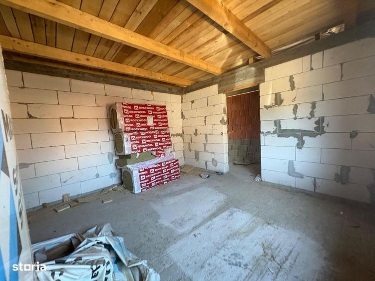 Casă cu 4 camere în Central