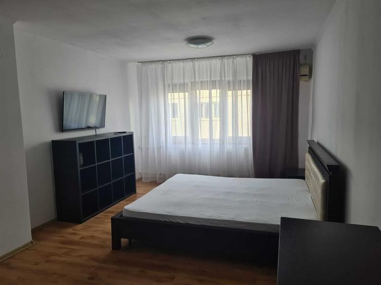 Garsonieră decomandată în Păcii