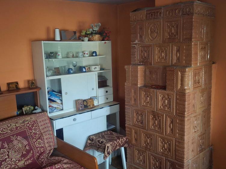 Casă cu 2 camere în Perieni