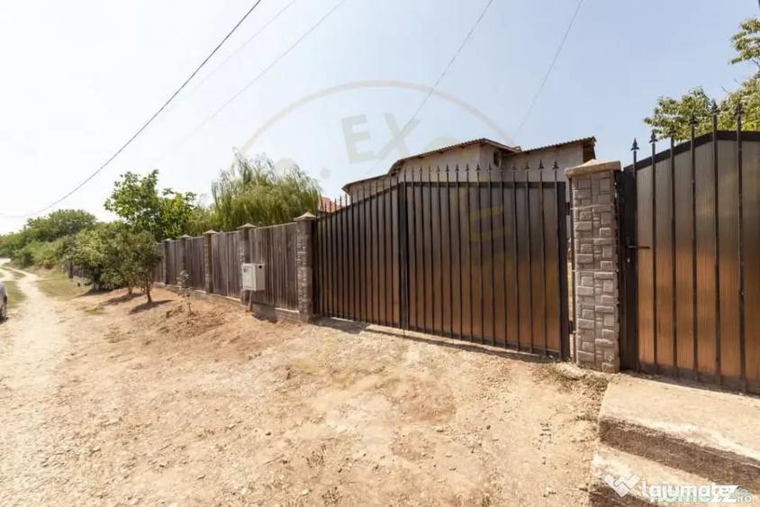 Casă cu 4 camere cu Teren 1252 Mp în Central