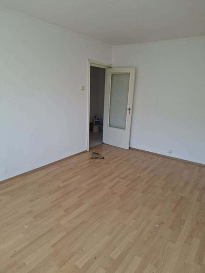 Apartament cu 3 camere decomandat în Rogerius