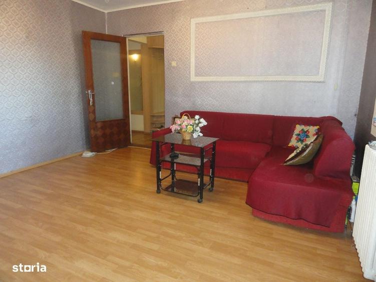 Apartament cu 4 camere decomandat în Micălaca