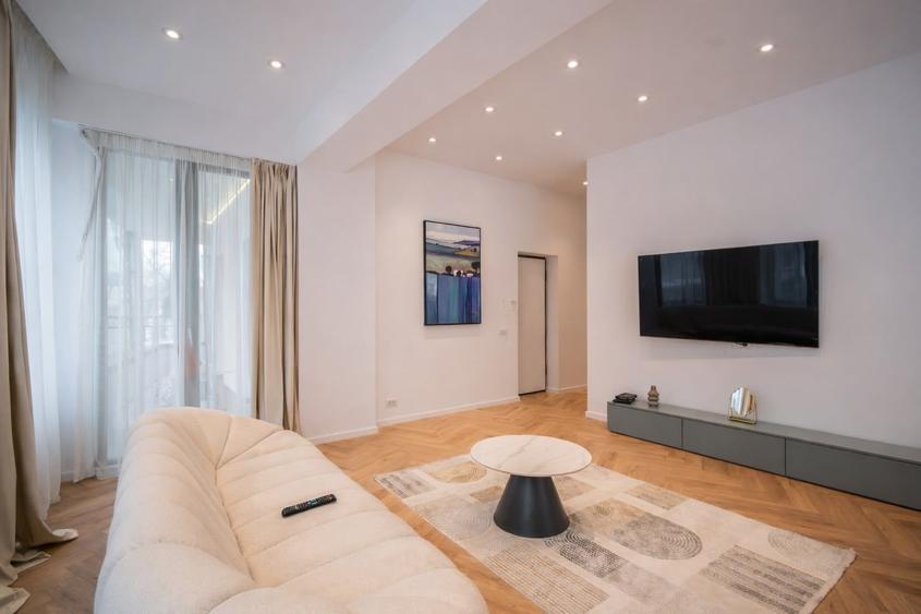 Apartament cu 3 camere decomandat în Iancului