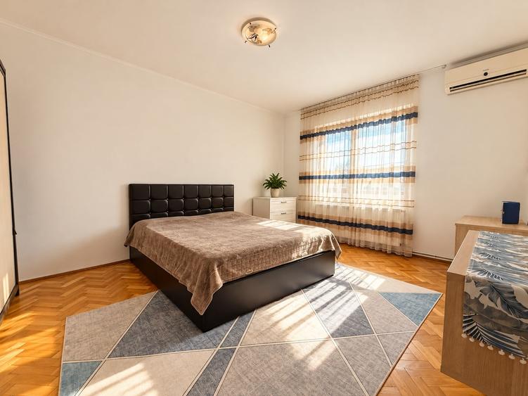 Duplex cu 5 camere cu Canalizare în Central