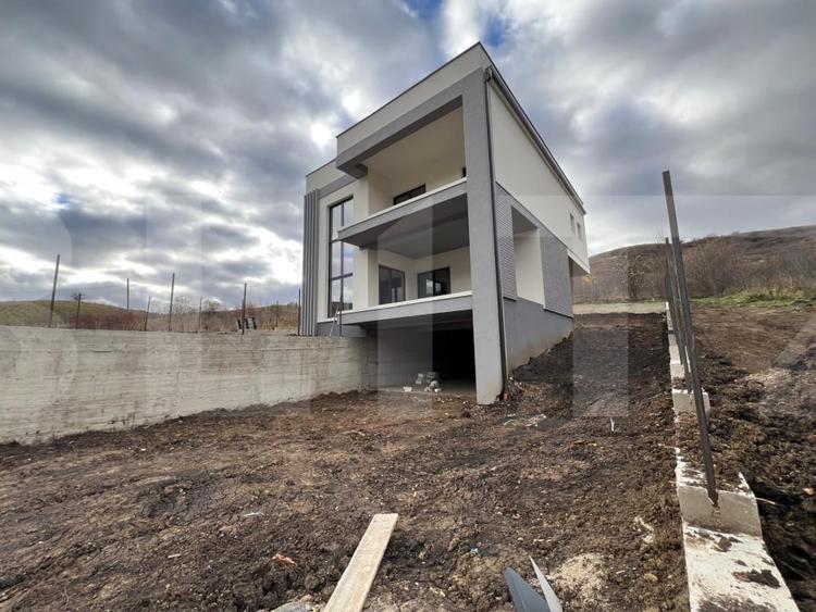 Casă individuală cu 5 camere cu Canalizare în Făget