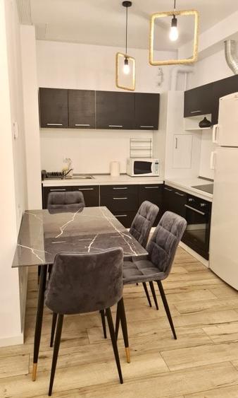 Apartament cu 2 camere semidecomandat, mobilat în Titan
