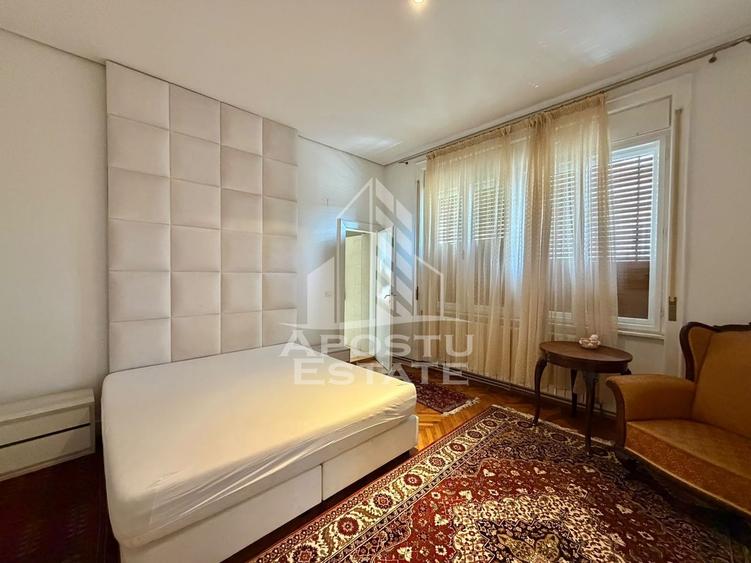 Apartament cu 4 camere semidecomandat, mobilat în P-ța Maria