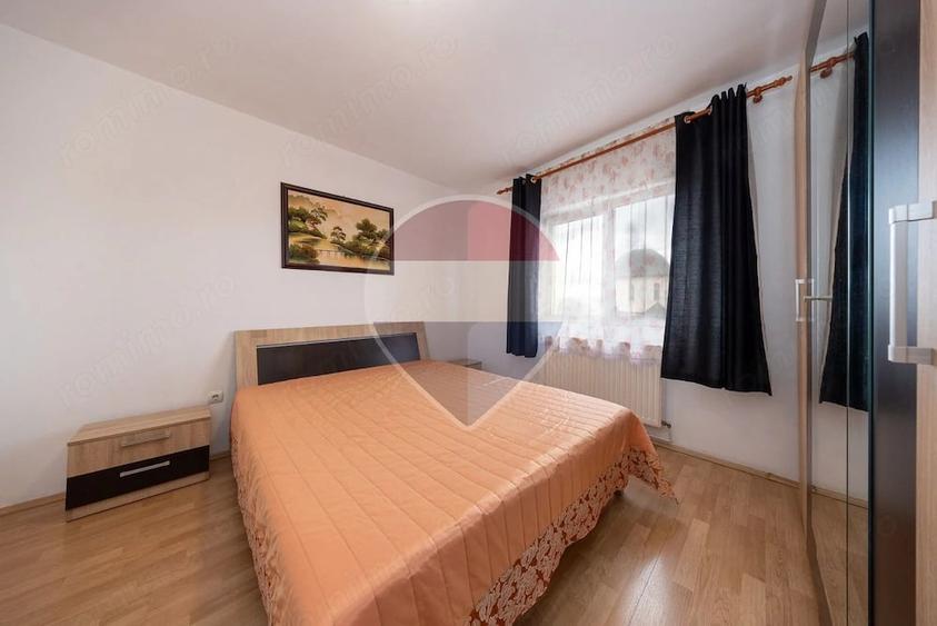 Apartament cu 3 camere decomandat în Tractorul