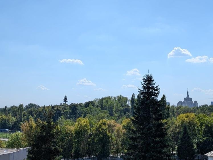 Apartament cu 3 camere decomandat în Băneasa