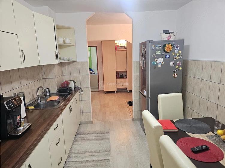 Apartament cu 3 camere decomandat în Cuptoare (Reșița)