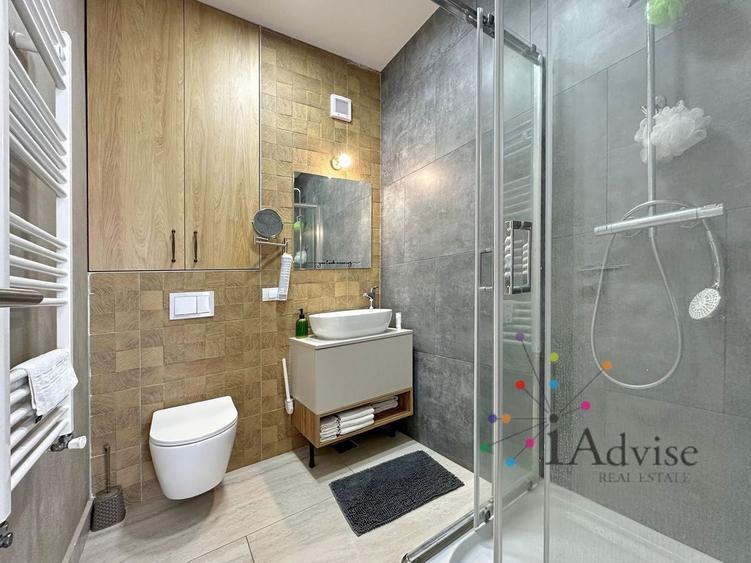 Apartament cu 3 camere, mobilat în Tractorul