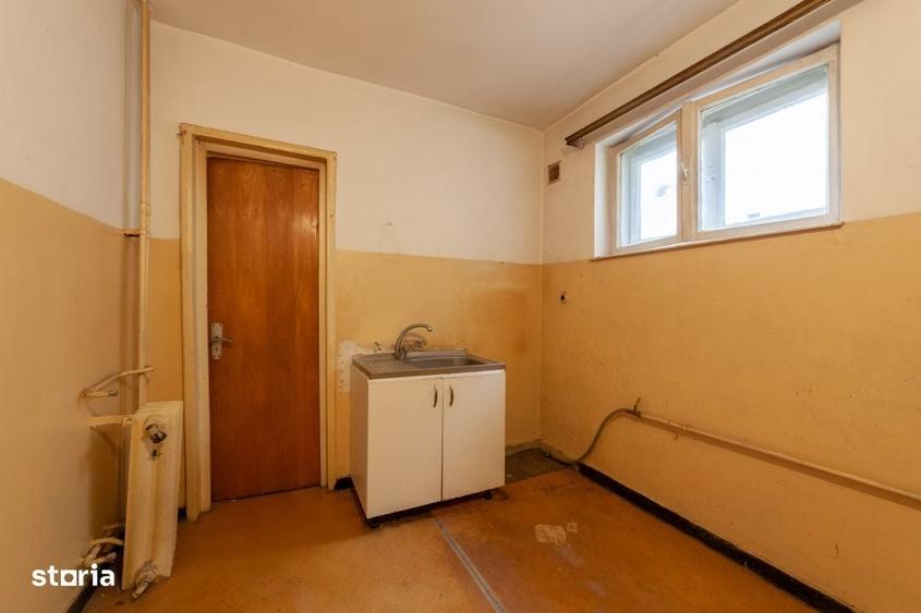 Apartament cu 3 camere decomandat în Radu Negru