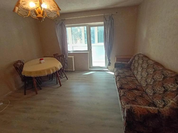 Apartament cu 2 camere semidecomandat în Girocului
