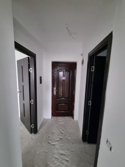 Apartament cu 2 camere decomandat în Km 5