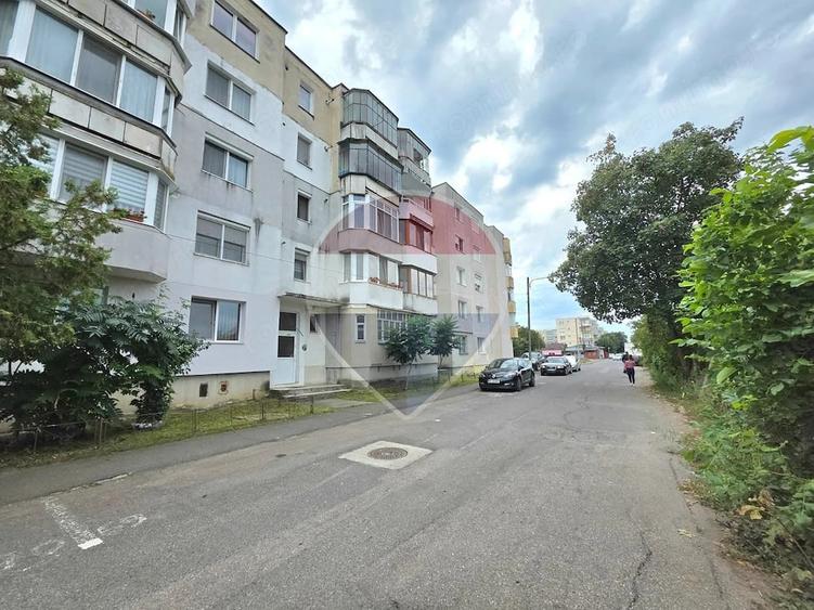 Apartament cu 2 camere decomandat în Est
