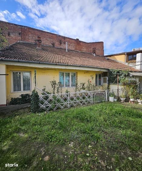 Apartament cu 4 camere semidecomandat în Central