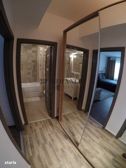 Apartament cu 6 camere decomandat în Politehnica