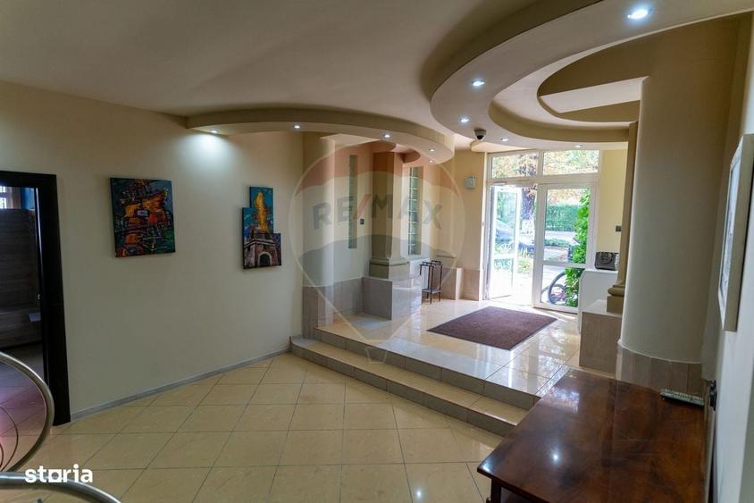 Spațiu comercial, de 700 mp, în Batiz