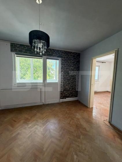 Apartament cu 3 camere semidecomandat în Central