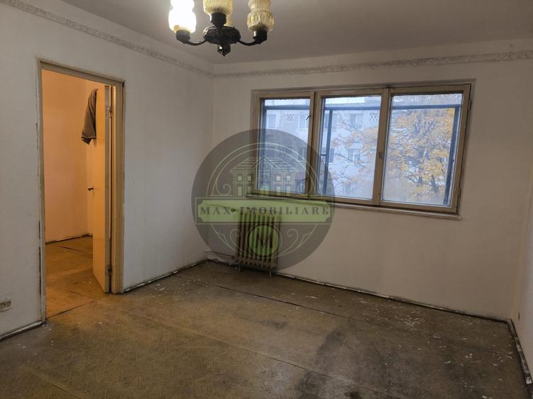 Apartament cu 3 camere nedecomandat în Malu Roșu