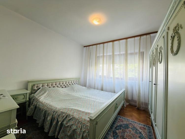 Apartament cu 3 camere decomandat, mobilat în Soarelui
