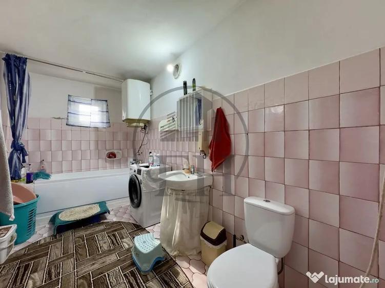 Casă cu 4 camere cu Canalizare în Corbu