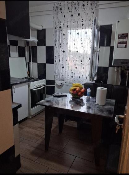 Apartament cu 2 camere decomandat în Eremia