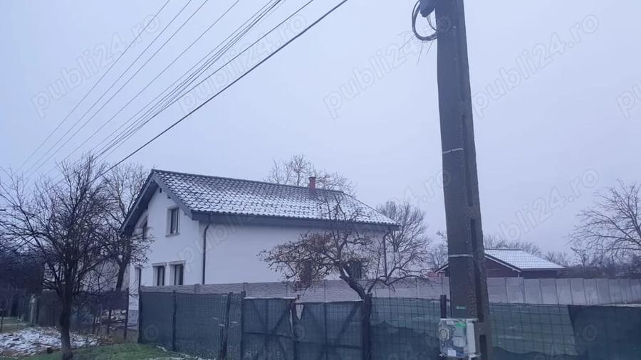 Casă cu 6 camere în Calopăr