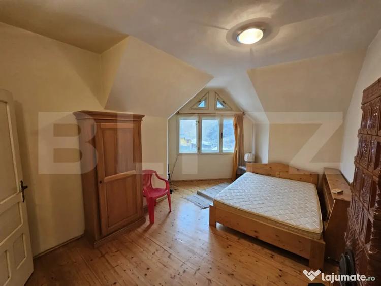Casă cu 5 camere cu Teren 2669 Mp în Scărișoara