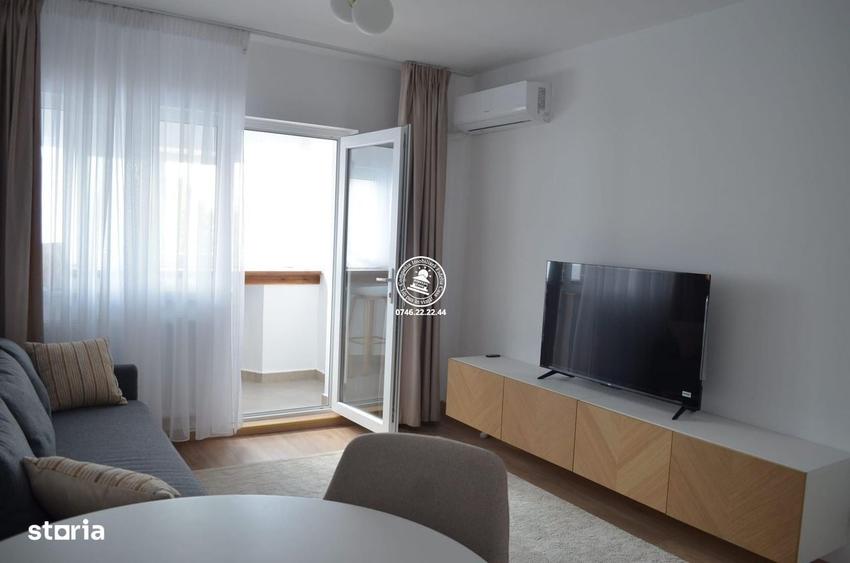 Apartament cu 3 camere decomandat, mobilat în Hala Centrală