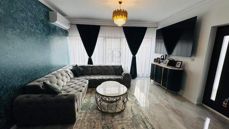 Duplex cu 4 camere cu Canalizare în Giroc