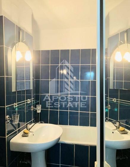Apartament cu 3 camere decomandat, mobilat în