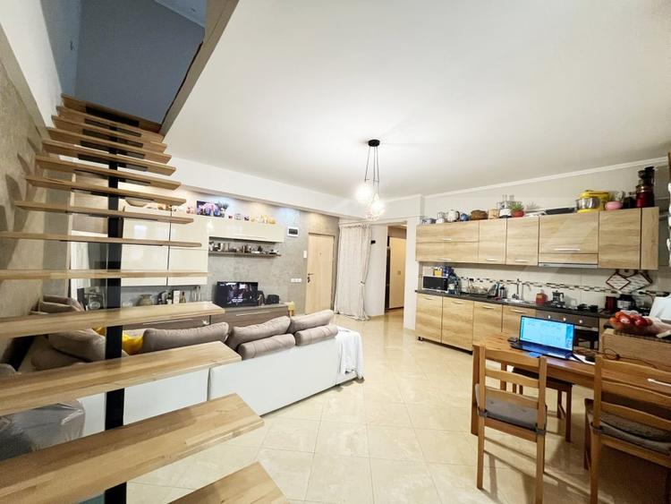 Apartament cu 3 camere semidecomandat, mobilat în Lunca Cetățuii