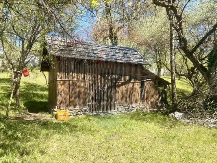 Casă cu 3 camere cu Teren 6039 Mp în Desești