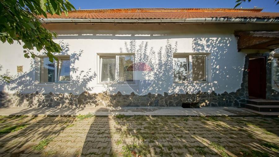 Casă individuală cu 3 camere cu Teren 1651 Mp în Feldioara