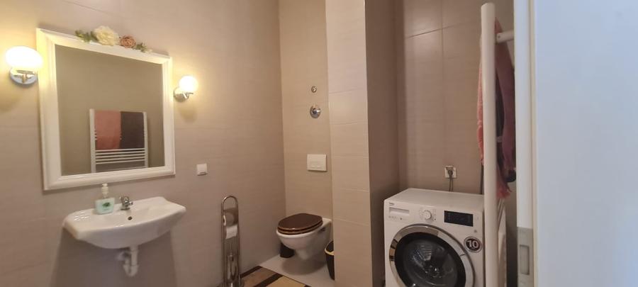 Penthouse cu 2 camere decomandat în Avantgarden