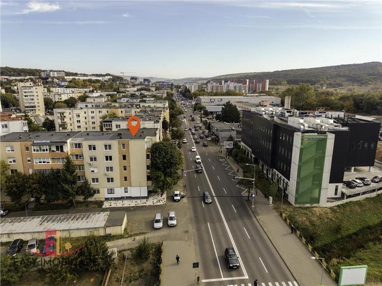 Apartament cu 3 camere decomandat, mobilat în Tudor