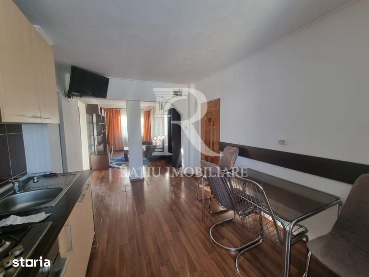 Apartament cu 3 camere decomandat în Astoria