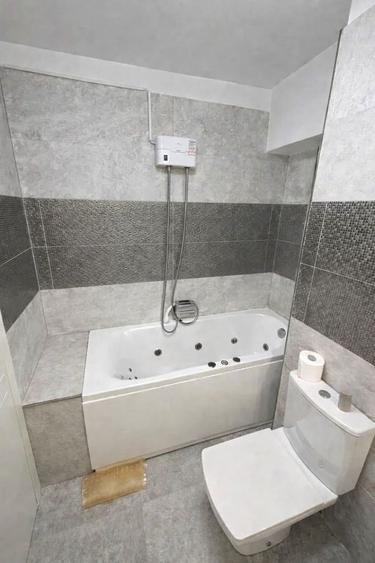Apartament cu 3 camere decomandat, mobilat în P-ța Alba Iulia