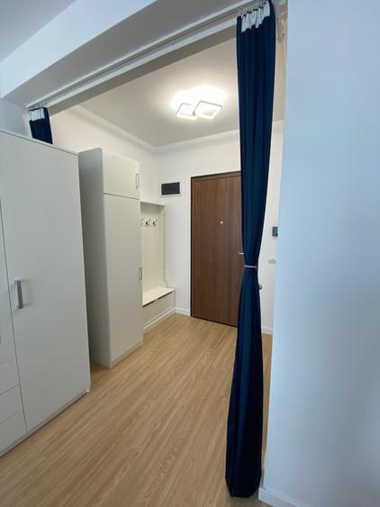 Apartament cu 6 camere decomandat în Exterior Vest