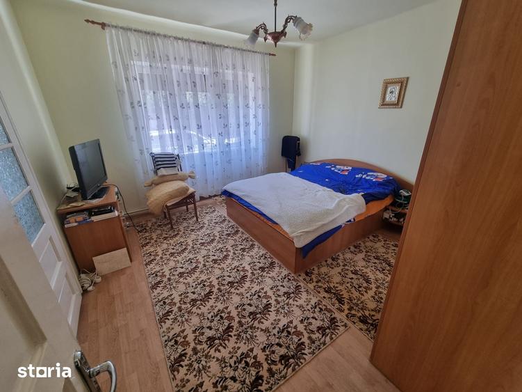 Casă cu 7 camere decomandat cu Teren 767 Mp în Ultracentral