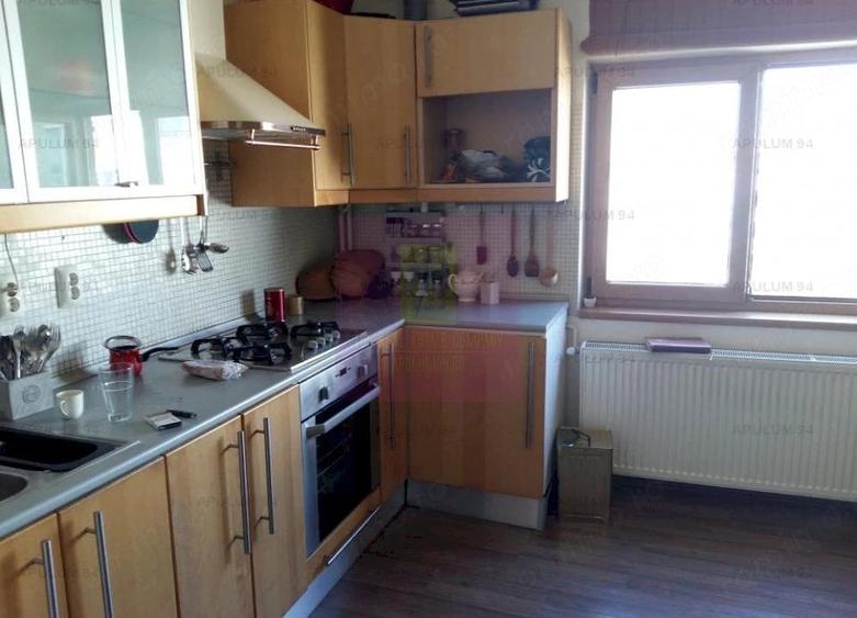 Apartament cu 4 camere decomandat în Vitan
