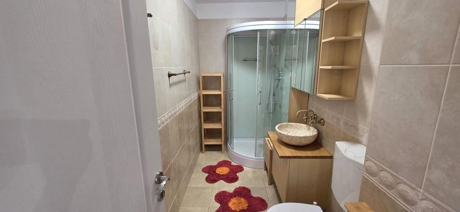 Apartament cu 4 camere decomandat în Cișmigiu