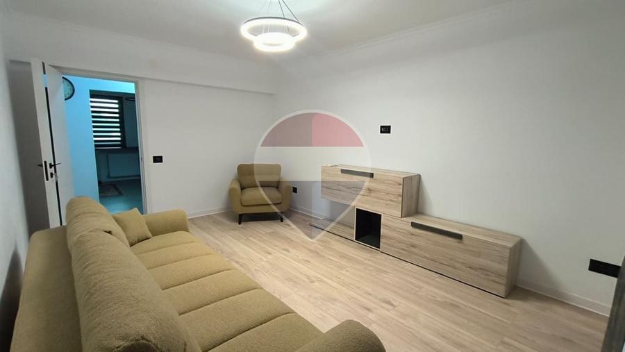 Apartament cu 3 camere decomandat, mobilat în Mazepa 1