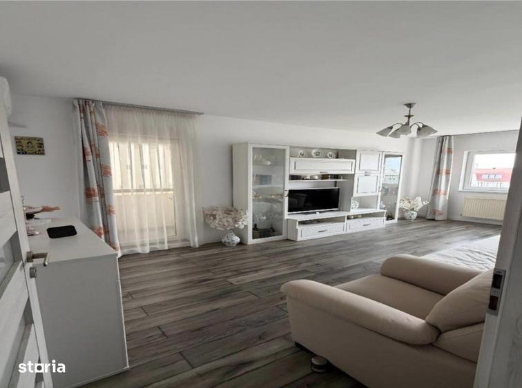 Apartament cu 3 camere decomandat în Văcăresti