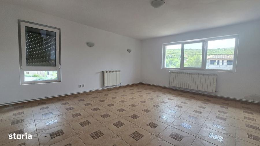 Casă cu 3 camere în Horpaz