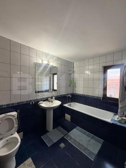 Casă individuală cu 6 camere cu Canalizare în 9 Mai