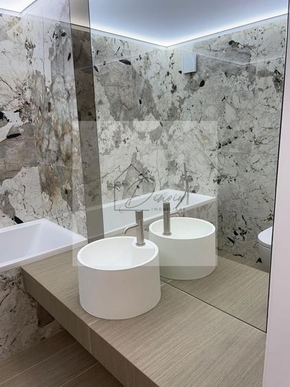Apartament cu 4 camere decomandat, mobilat în Central