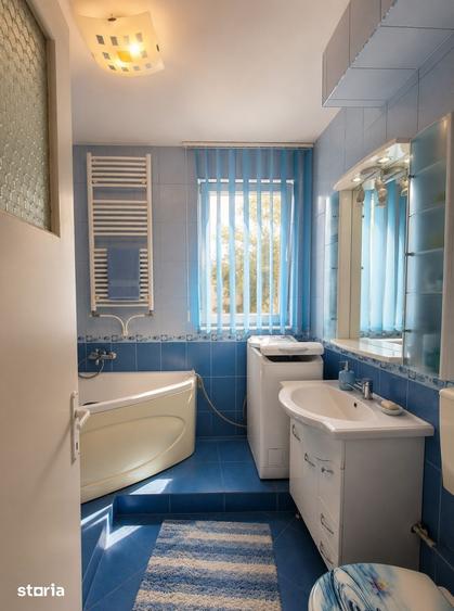 Apartament cu 3 camere semidecomandat în Central